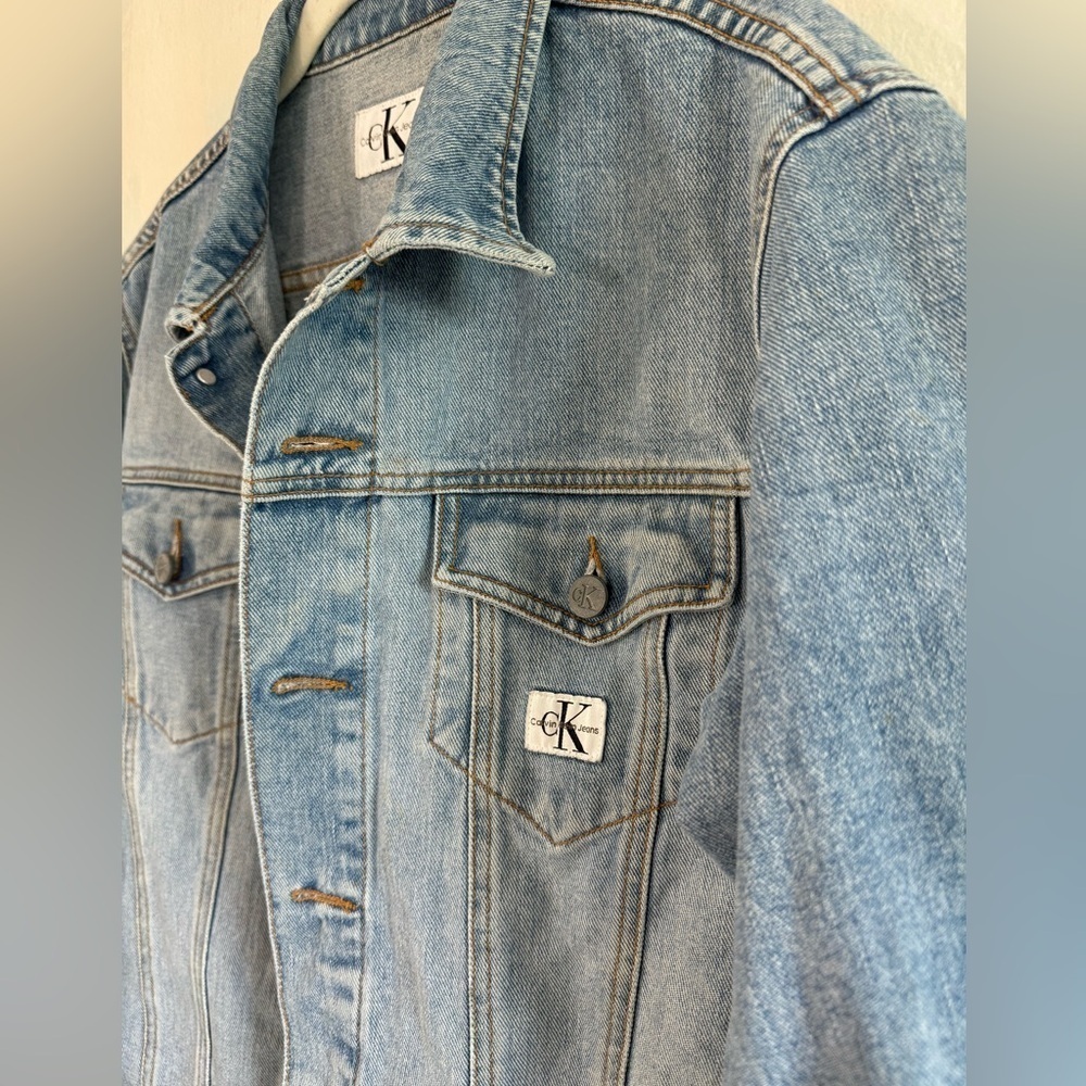 VINTAGE CK Calvin Klein Jean Jacket Medium / Light Wash Size L - Picture 4 of 10